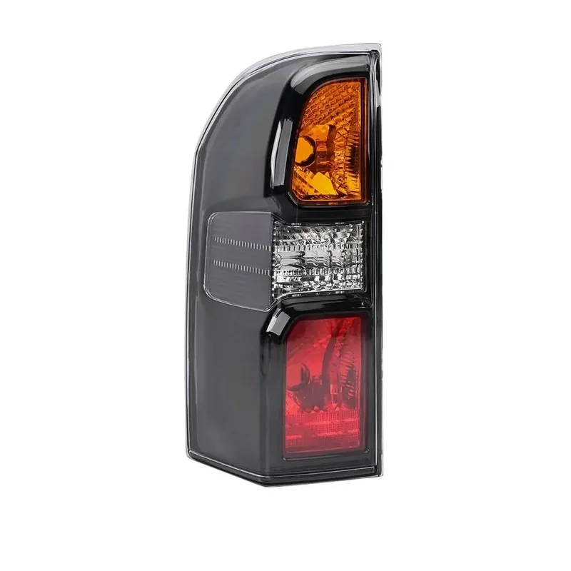 Compra Adesso Faro Posteriore Nissan Patrol GR Y61 – GU4 Black – Sinistro