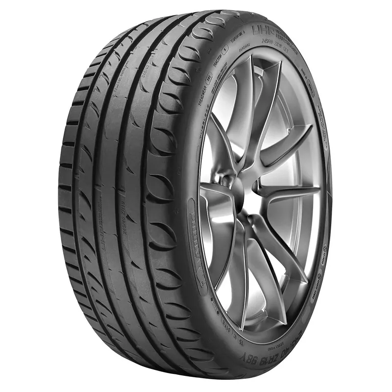 Esclusivo TAURUS ULTRA HIGH PERFORMANCE XL 235/55 R17 103W TL